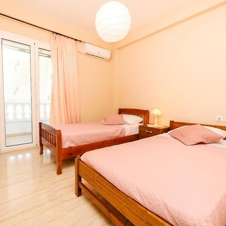 Alanthia Apartment Vlore Bagian luar foto