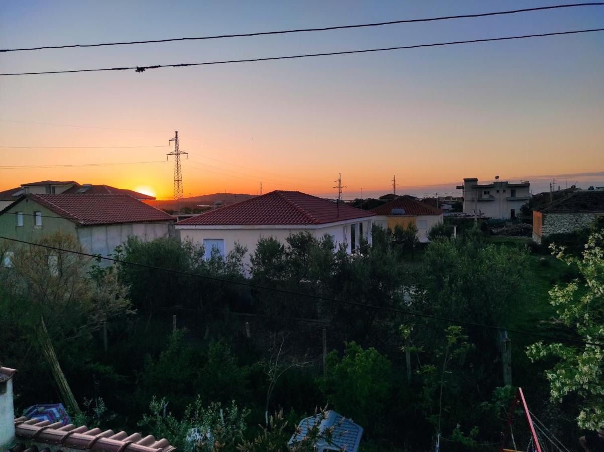 Alanthia Apartment Vlore Bagian luar foto