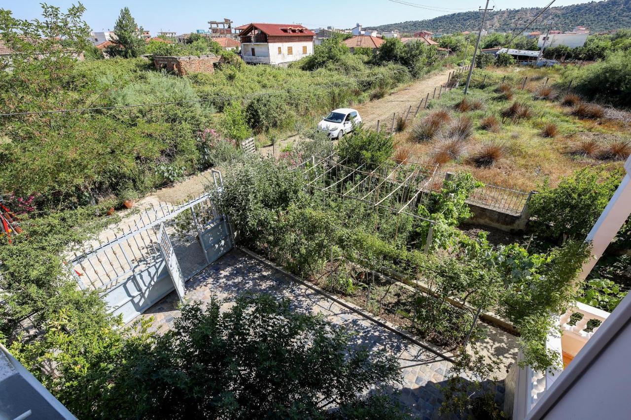 Alanthia Apartment Vlore Bagian luar foto