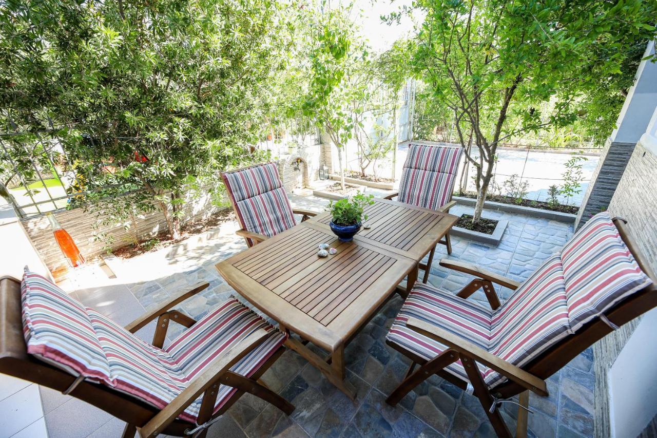 Alanthia Apartment Vlore Bagian luar foto