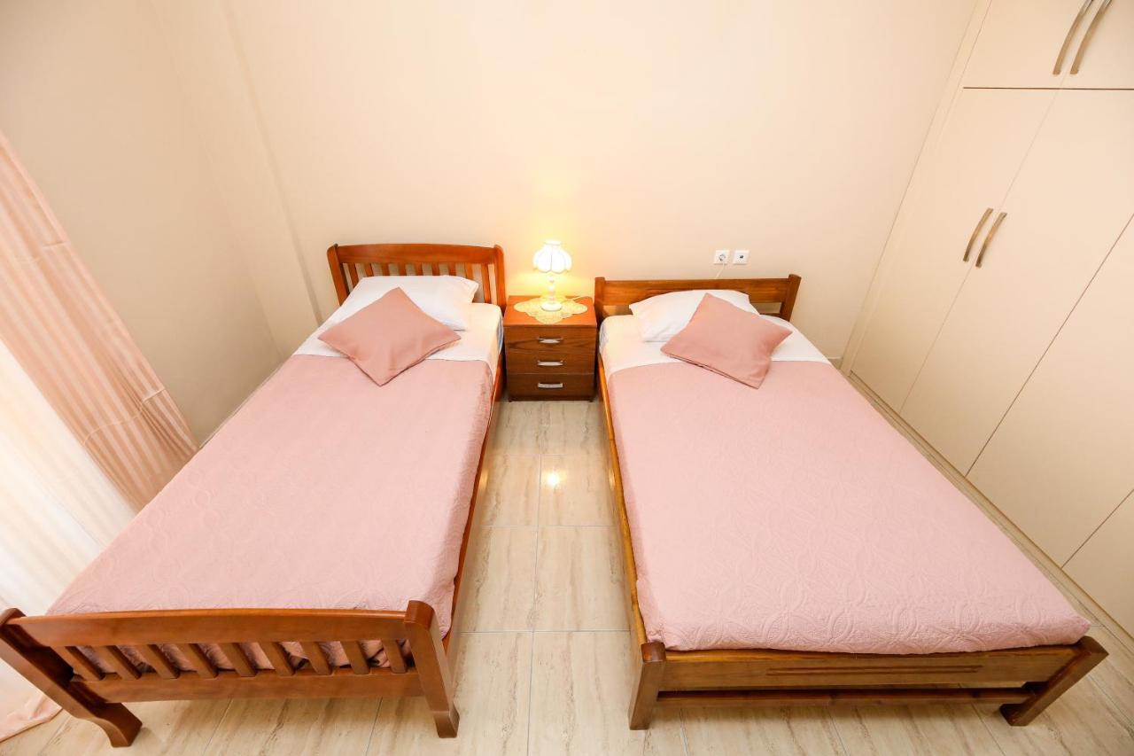 Alanthia Apartment Vlore Bagian luar foto