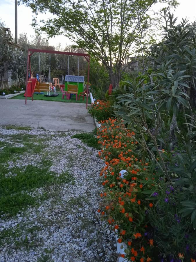 Alanthia Apartment Vlore Bagian luar foto